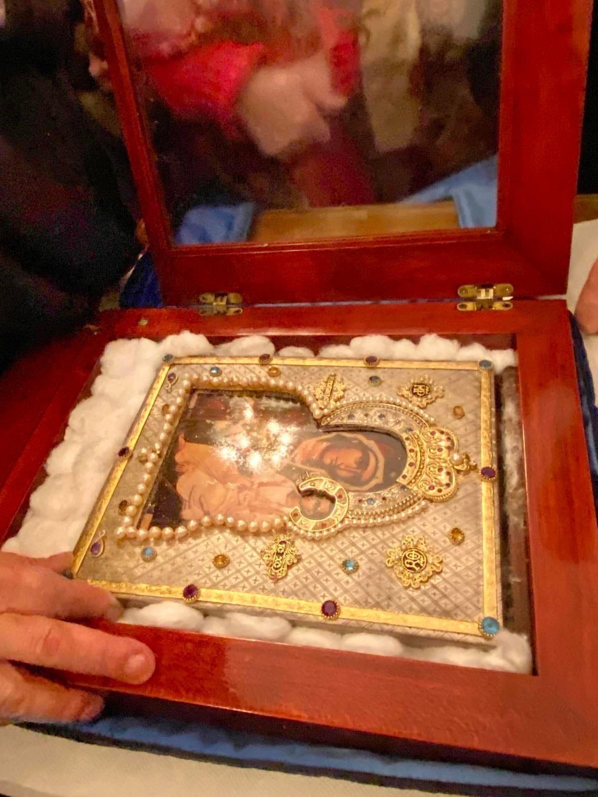 Расписание. Поминальная суббота. Посещение мироточивой Гавайской иконы Богородицы.